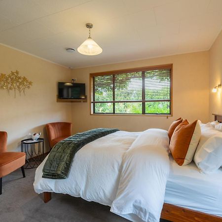 Alpine Rock B&B Te Anau Luaran gambar