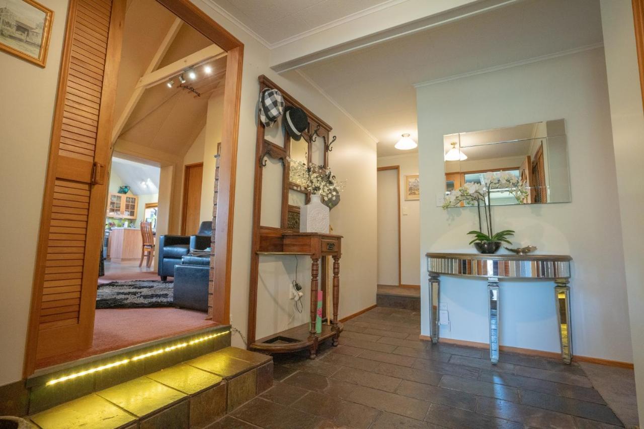 Alpine Rock B&B Te Anau Luaran gambar