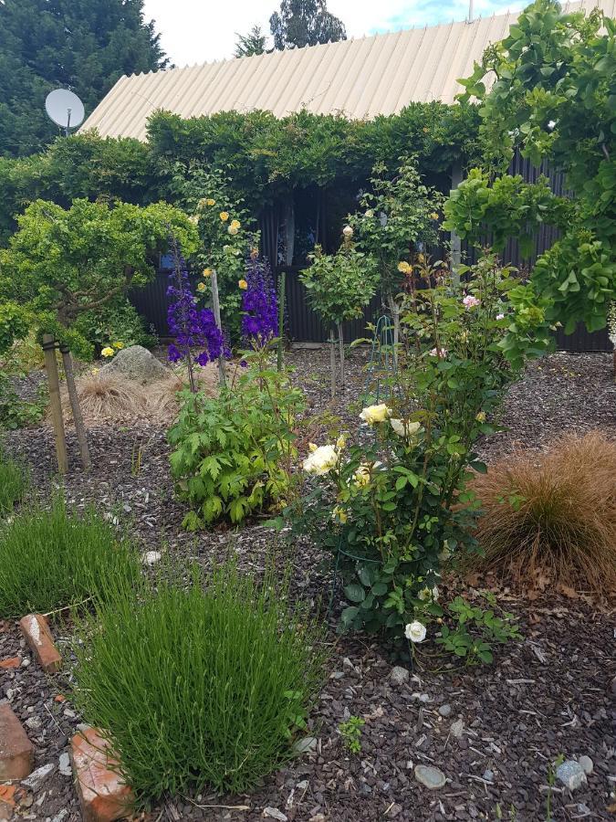 Alpine Rock B&B Te Anau Luaran gambar