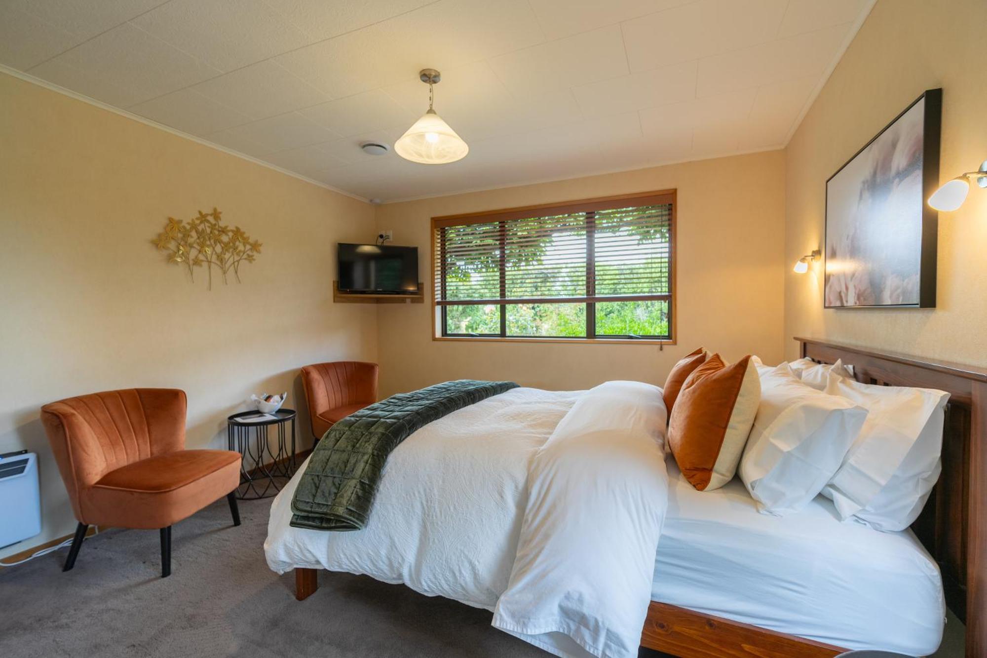 Alpine Rock B&B Te Anau Luaran gambar